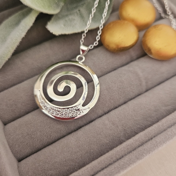 925 sterling silver, 20-inch snake chain. Circle pendent. - Picture 3 of 4